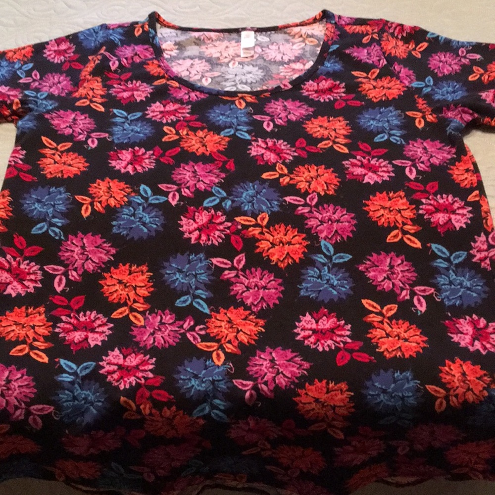 Lula roe shirt